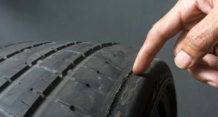 ⚠️ 🚗 Pneus usées ? Venez dans votre garage pneumatiques Eden Autos !, Tourcoing, Eden Autos