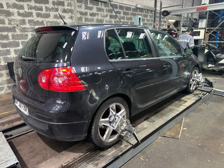 🚗🔧 Votre véhicule tire sur un coté ? Venez fixer ça à Eden Autos 🚗🔧, Tourcoing, Eden Autos
